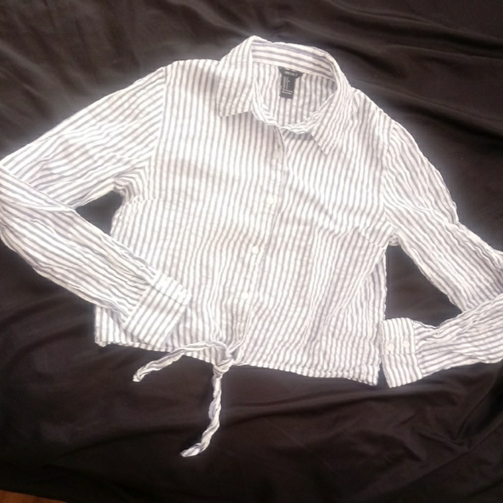 Long sleeve cropped strip shirt - Picture 1 of 3